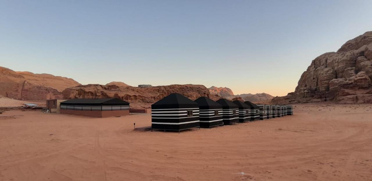 Bedouin Holidays Camp And Jeep Tours Wadi Rum Buitenkant foto